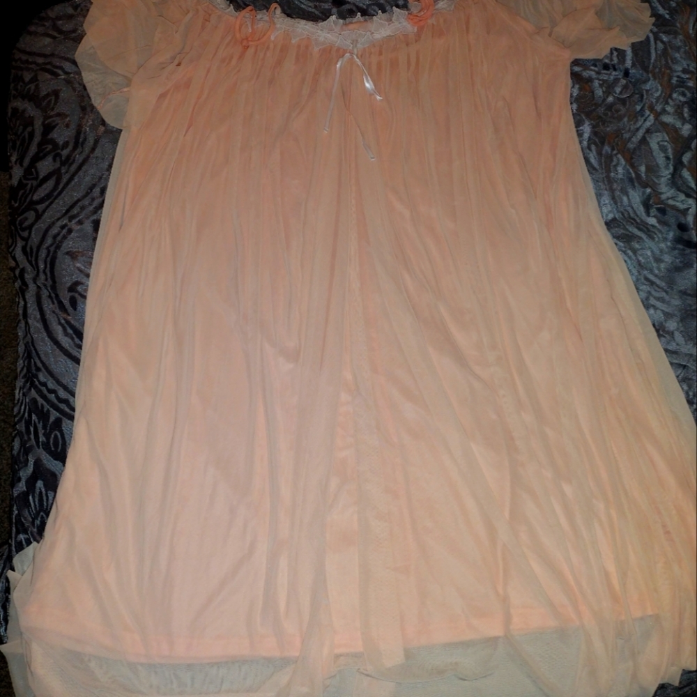 Plus size women's night goen